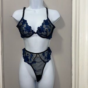 Sexy Bra and thong panty size large looks more towards xl NWOT